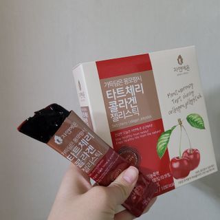자연에온 가득담은 몽모랑시 타트체리 콜라겐 젤리스틱 — 4.5점을 준 리뷰어가 2021년 1월 올린 사용 사진
