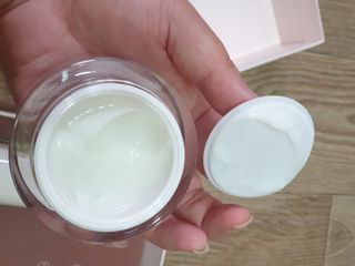 프리마인 바르기만 하면 철벽 스킨케어+24시간 마스크팩 효과. 셀라브 리제너레이팅 시스템 부스터+크림 세트 — 5점을 준 리뷰어가 2023년 7월 올린 사용 사진