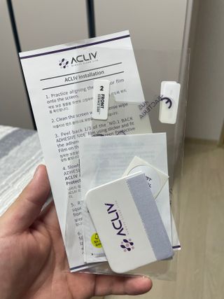아클리브 Eco 항균 항바이러스 액정 보호필름(iPhone) — 4점을 준 리뷰어가 2022년 7월 올린 사용 사진