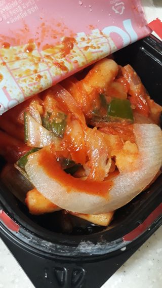 한성기업 무볼레 닭떡볶이+해물떡볶이 2종 세트 — 4점을 준 리뷰어가 2021년 10월 올린 사용 사진