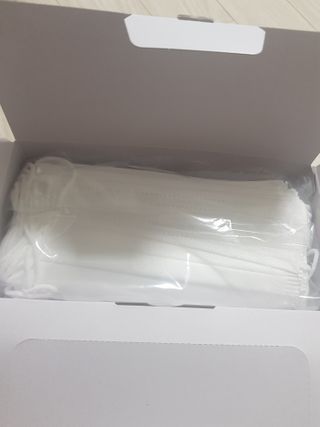 위케어 원데이 덴탈마스크 50매 화이트 대형 국내생산 — 5점을 준 리뷰어가 2021년 2월 올린 사용 사진