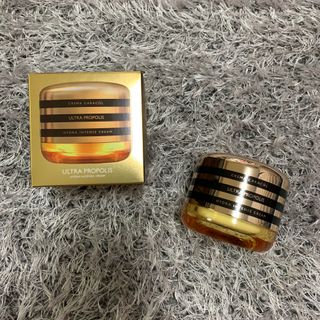 자민경 크레마카라콜 울트라 프로폴리스 하이드라 인텐스 크림 50ml — 5점을 준 리뷰어가 2021년 1월 올린 사용 사진