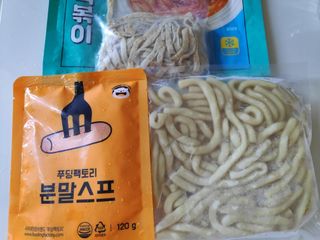 [푸딩팩토리] 로제누들떡볶이 500g / 까르보나라크림누들떡볶이 500g — 5점을 준 리뷰어가 2022년 8월 올린 사용 사진