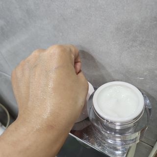 프리마인 바르기만 하면 철벽 스킨케어+24시간 마스크팩 효과. 셀라브 리제너레이팅 시스템 부스터+크림 세트 — 5점을 준 리뷰어가 2023년 5월 올린 사용 사진