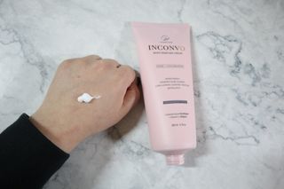 오투에니원 인컨보 바디 퍼퓸 크림 200ml — 5점을 준 리뷰어가 2022년 12월 올린 사용 사진