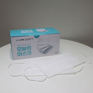 [심폐소생소] 오늘의마스크 KF-AD 비말차단 황사 여름용 마스크 — 4점을 준 리뷰어가 2021년 10월 올린 사용 사진