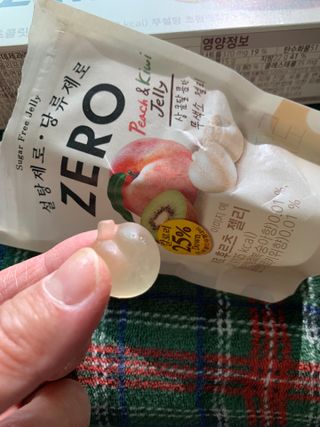 ZERO (초콜릿 칩 쿠키, 카카오 케이크, 후르츠 젤리, 아이스 콜라, 아이스 초코바) — 5점을 준 리뷰어가 2022년 6월 올린 사용 사진