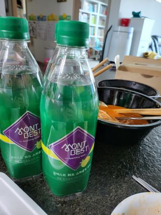 몽베스트 Montbest with Sparkling water Lemon OR Lime 20병(랜덤) — 5점을 준 리뷰어가 2021년 10월 올린 사용 사진