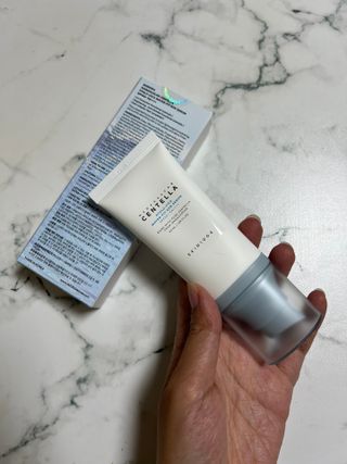 [스킨1004] 마다가스카르 센텔라 히알루-시카 워터핏 선세럼 50ml — 4점을 준 리뷰어가 2024년 5월 올린 사용 사진