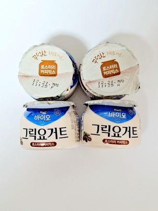 매일바이오 그릭요거트 오리지널 플레인 4개, 로스터리 커피믹스 4개 — 5점을 준 리뷰어가 2021년 12월 올린 사용 사진