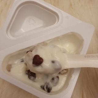 남양유업 또깍 접어 떠먹는 불가리스 2종 — 5점을 준 리뷰어가 2020년 12월 올린 사용 사진