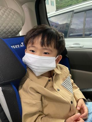 JHWORLD 스누피 마스크 정품 스누피 닥터클린 국내 아동용 성인용 3중 MB필터 일회용 덴탈마스크 50매 — 3.5점을 준 리뷰어가 2021년 9월 올린 사용 사진