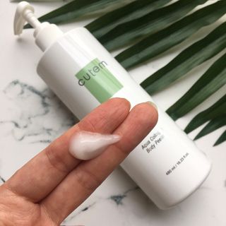 큐템 아쿠아콜라겐 바디필링 — 5점을 준 리뷰어가 2021년 3월 올린 사용 사진