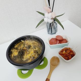요리반상회 용문해장국 2팩 + 뚝배기 1개 — 3점을 준 리뷰어가 2021년 3월 올린 사용 사진