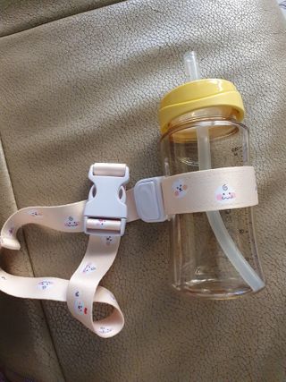 유비맘 젖병 빨대컵 다용도 홀더 1+1 _ 컬러 랜덤 발송 — 5점을 준 리뷰어가 2021년 1월 올린 사용 사진