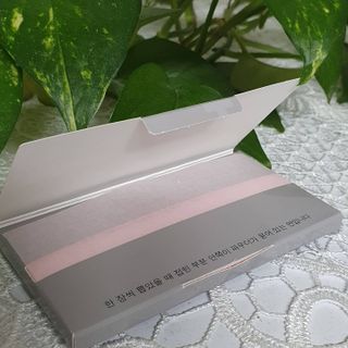 [갸스비] 메이크업은 그대로, 피지만 쏙 - BB킵 오일컨트롤 파우더 페이퍼 — 5점을 준 리뷰어가 2021년 7월 올린 사용 사진