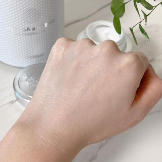 CRE8SKIN(크리에이트스킨) 화사한크림 — 4.5점을 준 리뷰어가 2022년 3월 올린 사용 사진