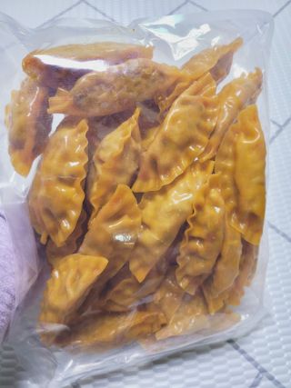 한만두 진한 해물맛 짬뽕만두 1kg — 3점을 준 리뷰어가 2021년 4월 올린 사용 사진