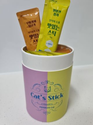 페페로니 맛있는 스틱 - 무항생제 닭고기 15개 + 원양선 참치 15개 — 5점을 준 리뷰어가 2021년 8월 올린 사용 사진