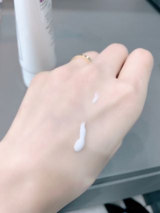 셀프 모이스처라이징 프로텍션 크림 셀프 모이스처라이징 프로텍션크림 — 4.5점을 준 리뷰어가 2022년 4월 올린 사용 사진