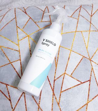 브이쉴드 살균 스프레이 300ml — 5점을 준 리뷰어가 2021년 7월 올린 사용 사진