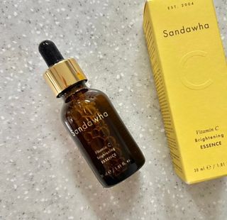 스킨큐어 산다화 비타민c 화이트닝 에센스 30ml — 5점을 준 리뷰어가 2024년 1월 올린 사용 사진
