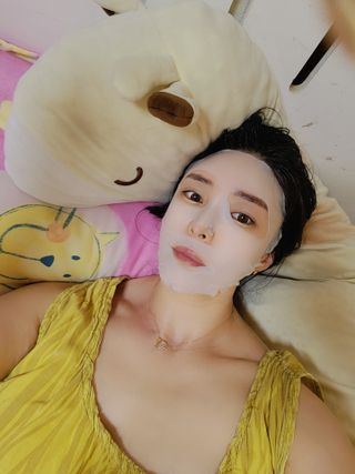 태그스킨 4스텝 주름개선 피부미백 영양 마스크팩 3개 세트(최신버전) — 5점을 준 리뷰어가 2022년 4월 올린 사용 사진