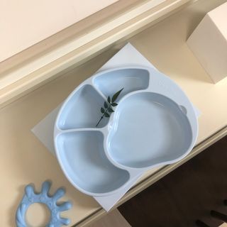 유비맘 캐릭터 실리콘 흡착 식판_색상 랜덤발송 — 5점을 준 리뷰어가 2021년 1월 올린 사용 사진