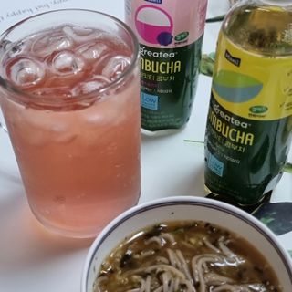 더그레잇티 콤부차 [매일유업] 더그레잇티 44kcal 콤부차 300ml *12개입 (오리지널 6개+베리리치 6개) — 5점을 준 리뷰어가 2023년 7월 올린 사용 사진