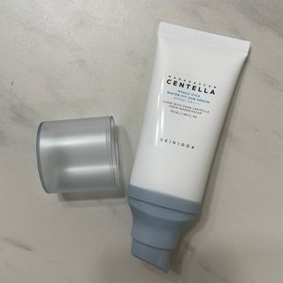 [스킨1004] 마다가스카르 센텔라 히알루-시카 워터핏 선세럼 50ml — 3점을 준 리뷰어가 2024년 5월 올린 사용 사진