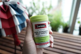 Swisse 스위스 고함량 밀크씨슬 35,000mg 60정 — 5점을 준 리뷰어가 2021년 11월 올린 사용 사진