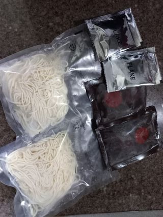 [한면원] 비빔국수 2인분 — 5점을 준 리뷰어가 2022년 7월 올린 사용 사진