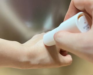 [트윙클라] 안티멜라 수딩 워터밤+안티링클 샤이닝 멀티밤 — 5점을 준 리뷰어가 2022년 8월 올린 사용 사진
