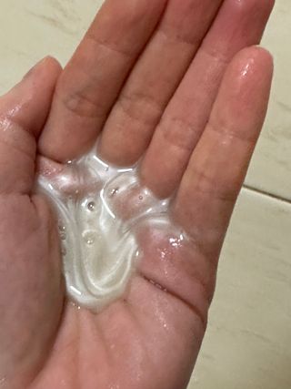 프리마인 더이상 뻣뻣하고 효과없는 탈모샴푸는 NO. 근본부터 케어하는 셀베이스 그린티샴푸(500ml) — 4.5점을 준 리뷰어가 2023년 3월 올린 사용 사진