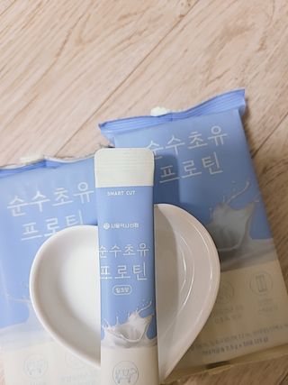 서울약사신협_순수초유프로틴_2.5gx30포 — 5점을 준 리뷰어가 2021년 11월 올린 사용 사진