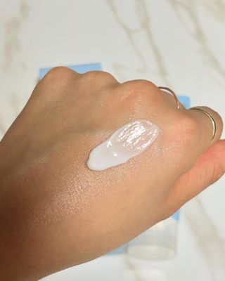 나우_ [리브엠]피부 속부터 겹겹이, 촘촘하게! 워터핏8중 수분착붙 크림 — 5점을 준 리뷰어가 2025년 1월 올린 사용 사진