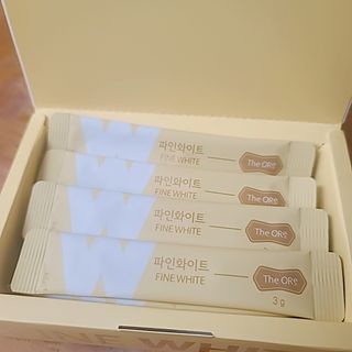 디오르 파인화이트 & 버닝레드 — 5점을 준 리뷰어가 2022년 1월 올린 사용 사진