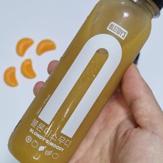 BLENDY'S 핑크 스무디+블론디 스무디 — 5점을 준 리뷰어가 2021년 9월 올린 사용 사진
