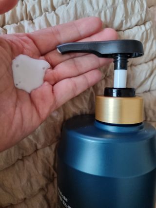 [포레스트스토리] 탈모증상완화 샴푸 1,000ml — 3.5점을 준 리뷰어가 2022년 6월 올린 사용 사진