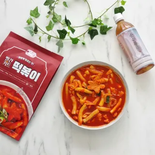 빨간키트 떡볶이 밀키트 2~3인분 매운맛 국물 떡볶이 만들기 쉬운 황금 레시피 분말 소스로 간편한 요리 — 5점을 준 리뷰어가 2021년 8월 올린 사용 사진