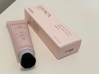 러브모아 향수 고체향수 승무원 고체향수 바르는 향수 니치향수 도손 우드세이지 앤 씨솔트 — 5점을 준 리뷰어가 2022년 10월 올린 사용 사진