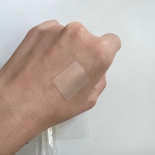 [큐어반H 커팅] 간편하게 떼서 쓰는 자외선차단 습윤밴드 (1팩/30매입) — 5점을 준 리뷰어가 2022년 11월 올린 사용 사진