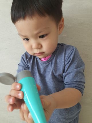 치과에서 쓰는 치약 _ 라벨제로 저불소 꼬마, 키즈, 유아, 베이비, 주니어 안전한 어린이치약 — 5점을 준 리뷰어가 2022년 12월 올린 사용 사진