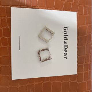 [골드앤디어] 14K 사각 네모 원터치 귀걸이_3color — 5점을 준 리뷰어가 2021년 6월 올린 사용 사진
