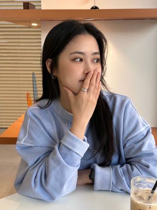 MAPLESYRUPFACTORY 메이플 피그먼트 맨투맨 8.COL — 4점을 준 리뷰어가 2022년 12월 올린 사용 사진