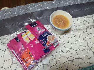 비타크래프트 고양이 수프 50g 3가지맛 x4팩씩 총 12팩 — 5점을 준 리뷰어가 2021년 8월 올린 사용 사진