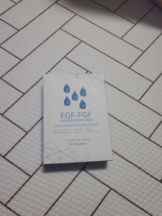 Dr.느루벗 느루벗 EGF FGF 스킨 리커버리 마스크 10장 — 5점을 준 리뷰어가 2021년 3월 올린 사용 사진