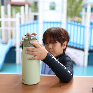 모즈스웨덴 MOZ 스웨덴 316 스텐 대용량 원터치 손잡이 보냉보온병 — 5점을 준 리뷰어가 2023년 8월 올린 사용 사진