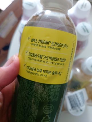 더그레잇티 콤부차 [매일유업] 더그레잇티 44kcal 콤부차 300ml *12개입 (오리지널 6개+베리리치 6개) — 5점을 준 리뷰어가 2023년 7월 올린 사용 사진