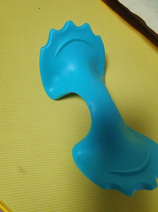 힐니스북 [힐마이넥]   거북목 통증완화를 위한 휴대용 목 안마기 — 4.5점을 준 리뷰어가 2022년 12월 올린 사용 사진